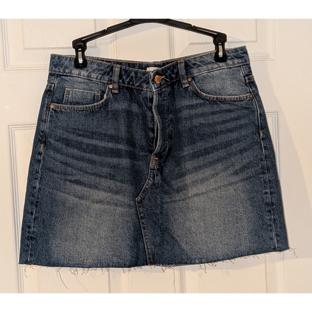 H&M LOGG Womens Blue Denim Mini Skirt Raw Hem Medium Wash Size 8 NWT